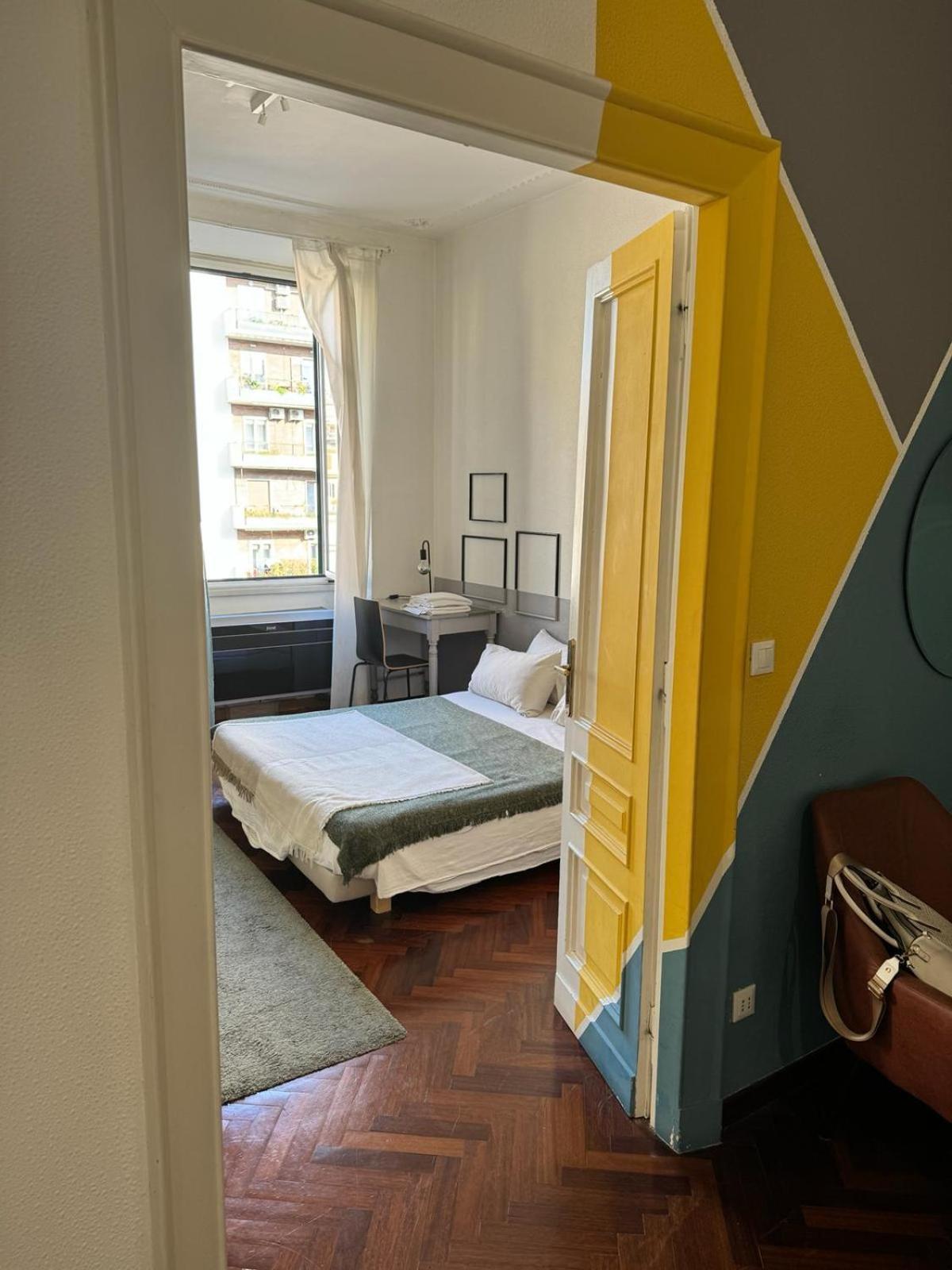 A Colorful Spot For La Dolce *